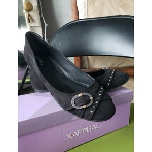 Barely Been Worn Black X•Appeal Flats